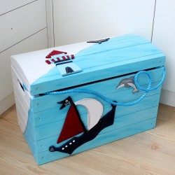 Dřevěná ÓBR truhla nejen pro námořníky