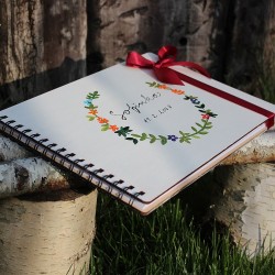 Dřevěné fotoalbum pro miminko květiny