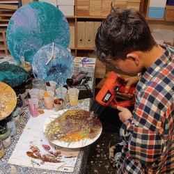 WORKSHOP - akrylové lití -výroba hodin