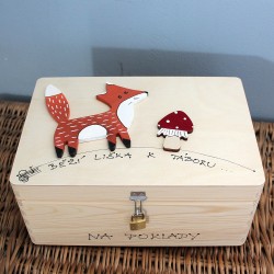 Dřevěná truhlička na poklady Běží liška k táboru