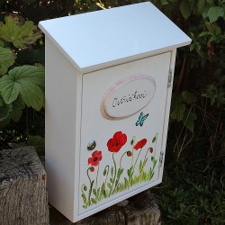 Malovaná poštovní schránka - vlčí máky