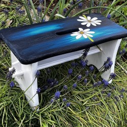 Dřevěná stolička KOPRETINY