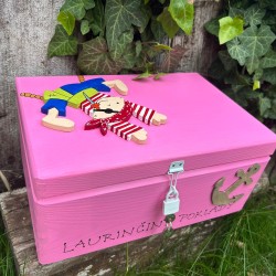 Dřevěná PIRÁTČINA truhla na poklady se zámkem