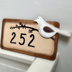 Dřevěné číslo popisné obdélník poštovní holub