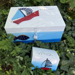 Dřevěná pokladnička pro děti se jménem námořník