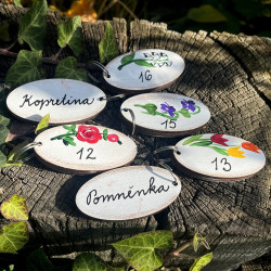 Dřevěná hotelová klíčenka KVĚTINA oboustranná