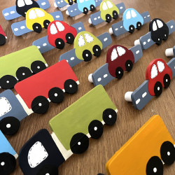 Dětské úchytky na nábytek auto na silnici