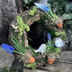 Jarní věnec na dveře - modřenec