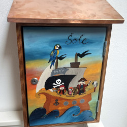 Dřevěná poštovní schránka pro kapitána lodi