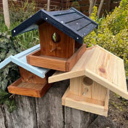 Dřevěné krmítko pro ptáčky