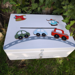 Dřevěná pokladnička truhlička AUTA