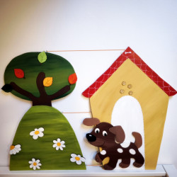 nástěnka se štěňátkem v psí boudě pro zavěšení obrázků a fotografií